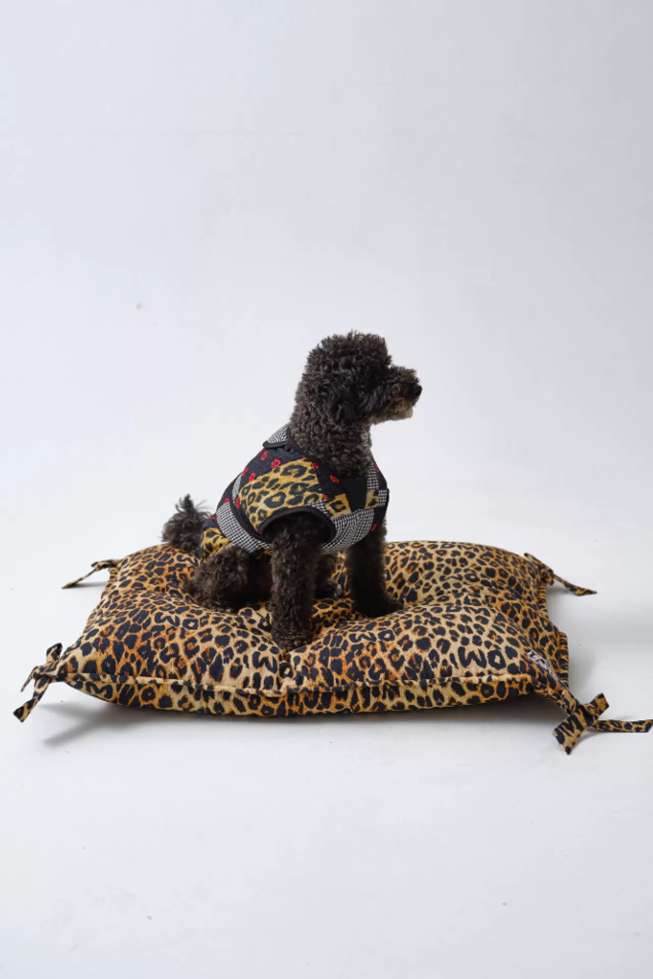 Fashion Damson Madder floor cushion pet bed - print with bow detail leopard